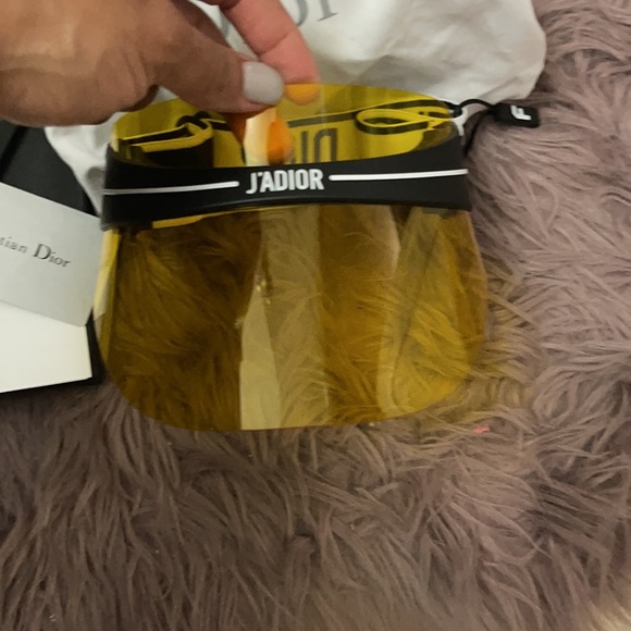 Dior visor in yellow color - Picture 2 of 5